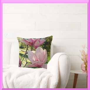 Fintvätt av Rosa Magnolia Blommigt Photo Kudde