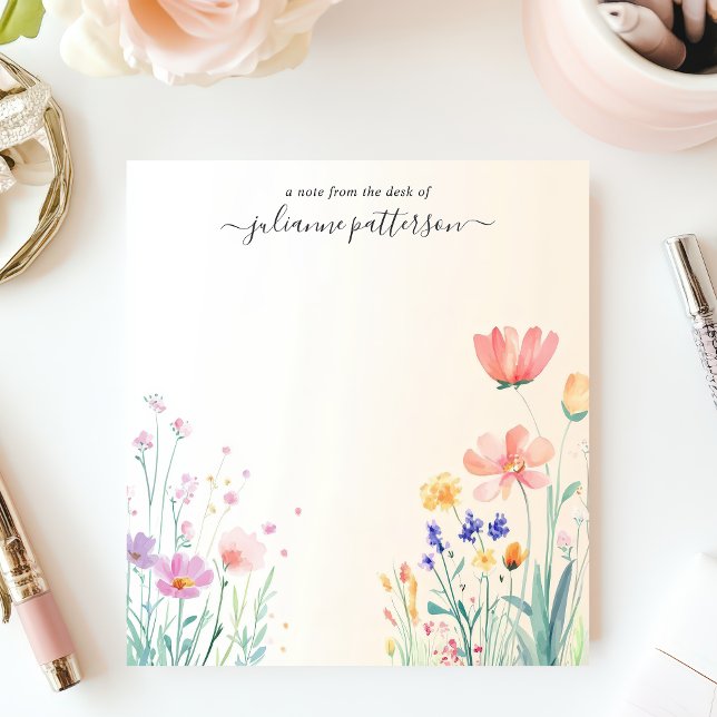 Fintvätt av vilda blommor Meadow Personlig Namn Anteckningsblock (Skapare uppladdad)