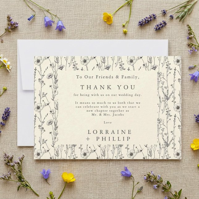 Fintvätt av vilda blommor, sömlösa mönster bröllop tack kort (Delicate wildflowers seamless pattern wedding thank you card.)