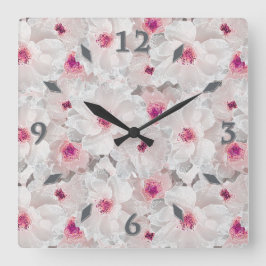 Fintvätt av vit och rosa blommigt fyrkantig klocka