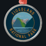 Fiordland National Park New Zealand Retro Circle Julgransprydnad Metall<br><div class="desc">Konstruktion för textmarksvektorbilder. Fiordland National Park ligger i sydvästra Nya Zeelands sydö. Det är känt för glaciärhjärtan från Doubful och Milford ljud.</div>