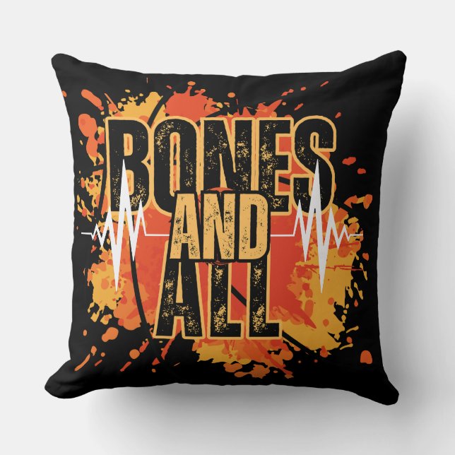 Fira Din Essens: Född Och Allt Design Svart Kudde (Framsida)