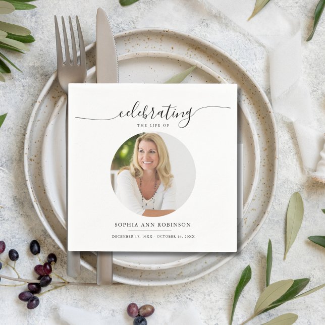 Firande i begravningsfotot för livets minnesstund pappersservett (Skapare uppladdad)