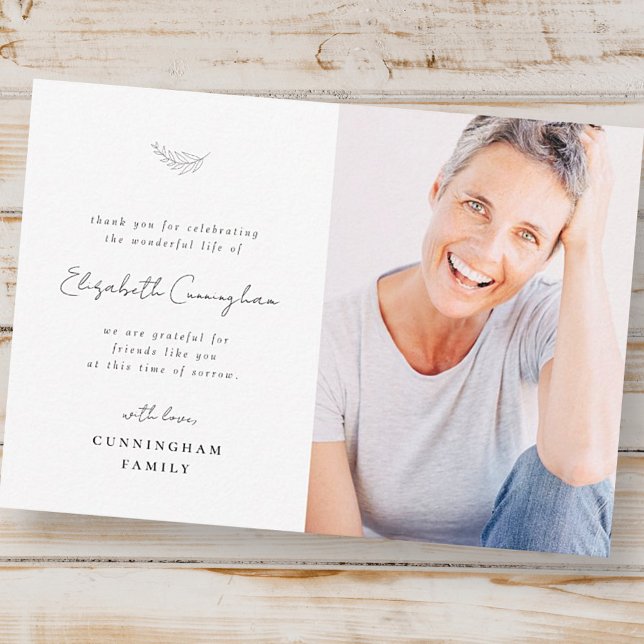 Firande i det moderna, enkla, minimalistiska fotot tack kort (Skapare uppladdad)