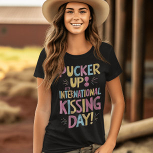 Firande i Internationell Kissing Day T Shirt