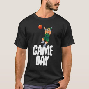 Firande Kvinnor i spelet Gnome Basketball T Shirt