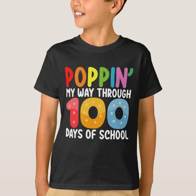 Firar 100 Dagar Skola Med Stil T Shirt (Framsida)