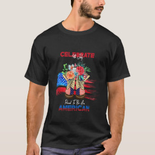 Firar Amerikanska Blommigten Boots i i juli i Pa T Shirt