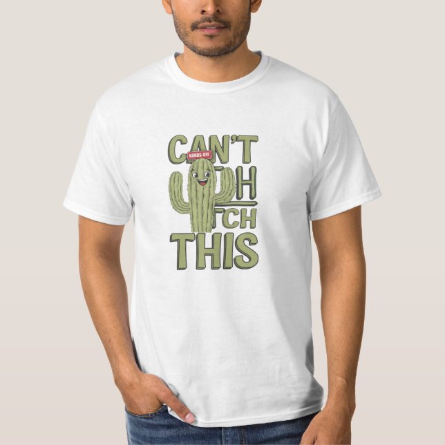 Firar Desert Vibes med Cactus Designer T Shirt (Framsida)