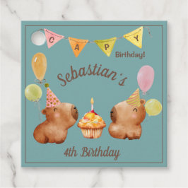Firar en Capy Birthday Gåvor Etiketter