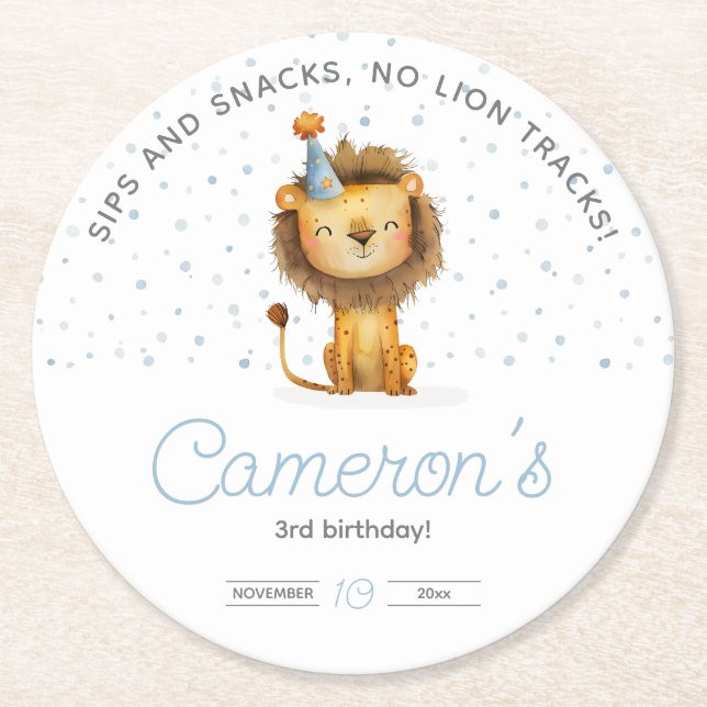 Firar med en Roar! Lejona födelsedagen Underlägg Papper Rund (Framsidan)