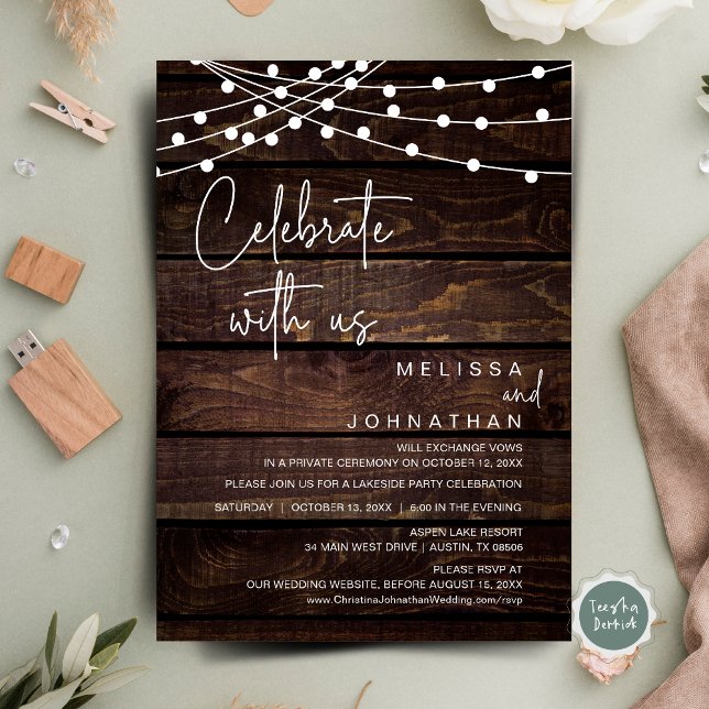Firar med oss, Rustic Bröllop Elopement Party Inbjudningar (Celebrate with us, Wedding Elopement Dinner Party Invitation Cards, String Lights Rustic Wood Design)