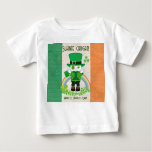 Firar St. Patrick's Day med en Lucky Cat T Shirt