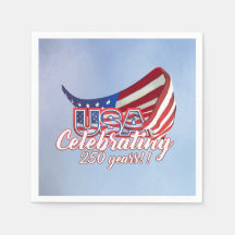 firar USA 250 stjärnor och randiga servetter