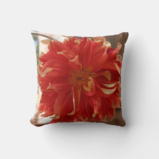 Fire Blazing Dahlia Flower Kudde (Framsida)