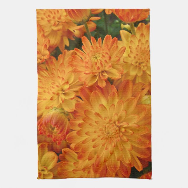 Fire Orange Chrysanthemums Kökshandduk (Vertikal)