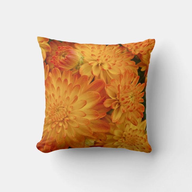 Fire Orange Chrysanthemums Kudde (Framsida)