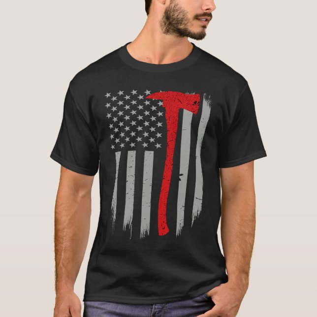 Firefighter Flag  Thin Red Line Firefighter Axe T Shirt (Framsida)