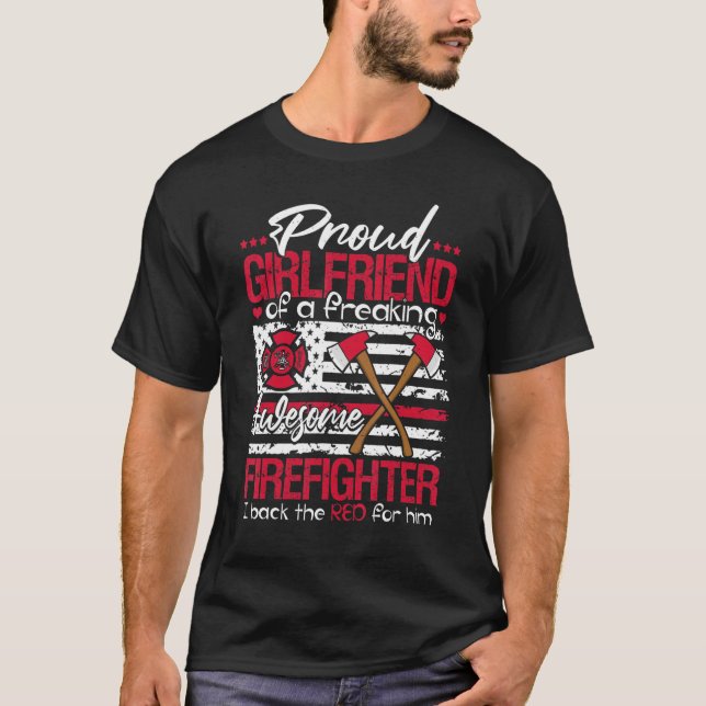 Firefighter Girlfriend Shirt Firefighter Axes Amer T Shirt (Framsida)