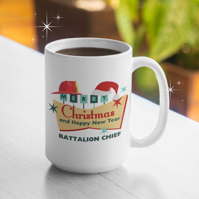 Firefighter God jul Gott nytt år Retro Kaffemugg (Personalize with your title, name, agency or fire department name, etc.  Thank you for your service!)