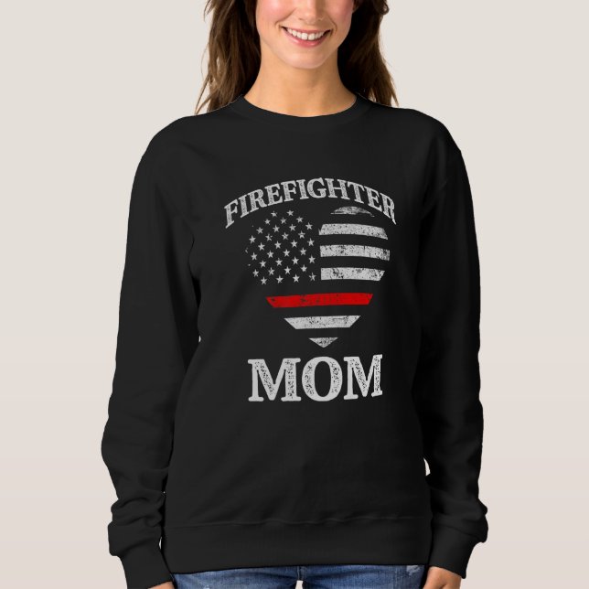 Firefighter Mom Patriotic US Flag Heart Funny Fire T Shirt (Framsida)
