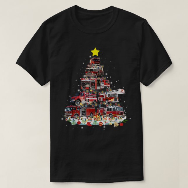 Firefighter Truck Christmas Tree Funny Xmas Pajama T Shirt (Design framsida)