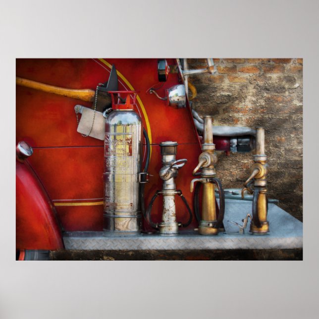 Fireman - An Assorting of Nozzles Poster (Framsidan)