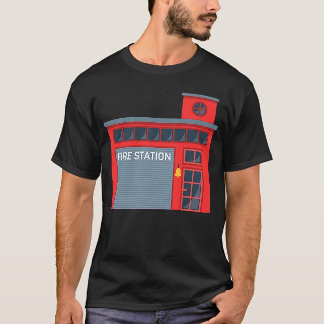Fireman Firefighter Fire Station Firehouse T Shirt (Framsida)