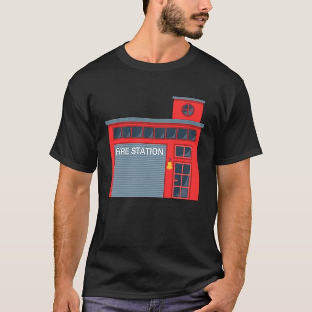 Fireman Firefighter Fire Station Firehouse T Shirt (Framsida)
