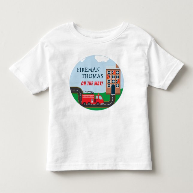 Fireman och Fire Lastbil med First Namn Little Boy T Shirt (Framsida)