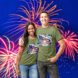 Fireworks-bakgrund T Shirt