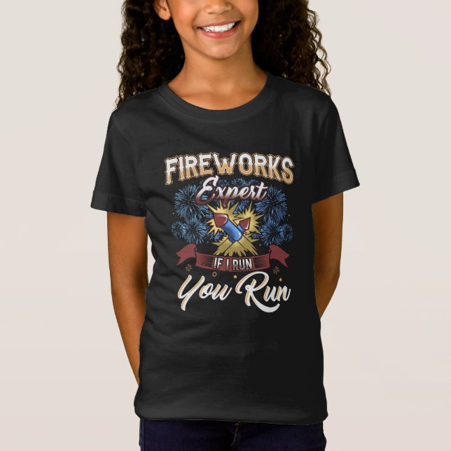 Fireworks-expert om jag Springa matchar 4 juli T Shirt (Framsida)