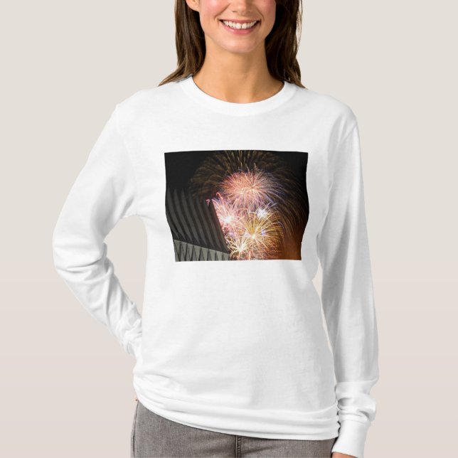 Fireworks explodera t-shirt (Framsida)