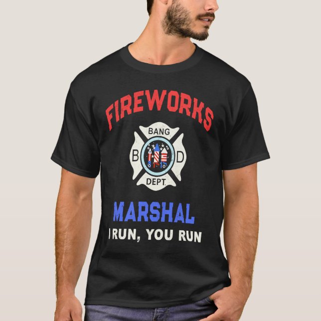 FIREWORKS MARSHAL America Firefighter Pyro Technic T Shirt (Framsida)