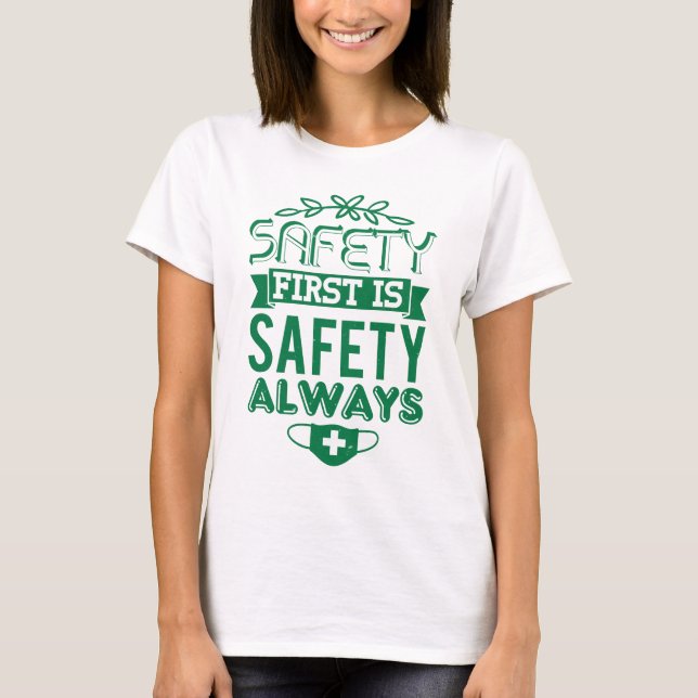 First aid saves lives t shirt (Framsida)