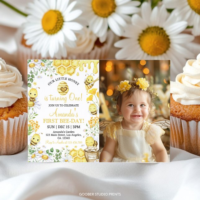 First Bee Day Floral Honey Bee Birthday Invitation Tack Kort (Skapare uppladdad)