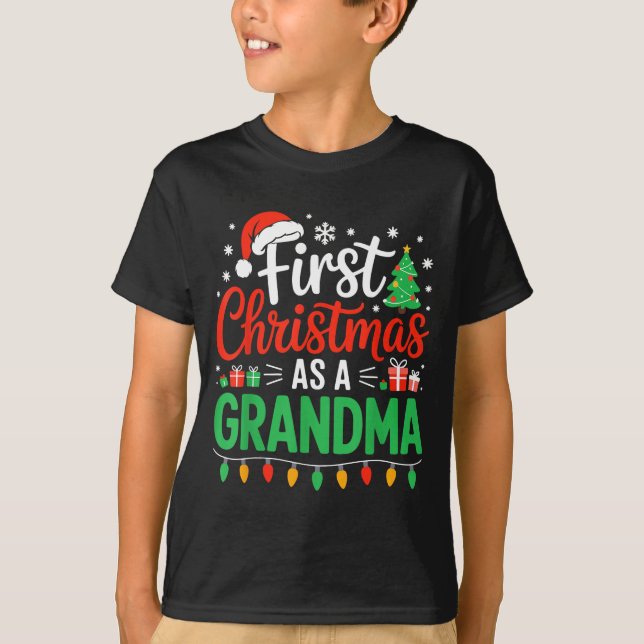 First Christmas As A Grandma Matching New Nana Gra T Shirt (Framsida)
