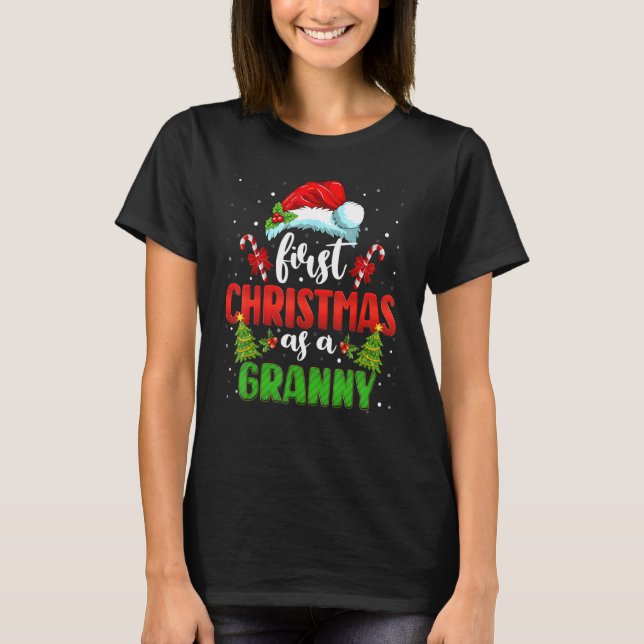 First Christmas As A Granny Santa Gender Reveal Ch T Shirt (Framsida)