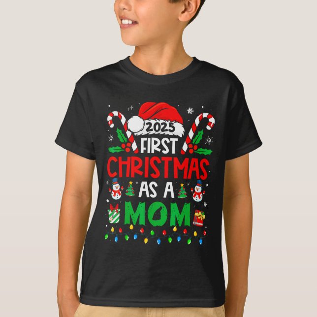 First Christmas As A Mom Family Matching New Mommy T Shirt (Framsida)
