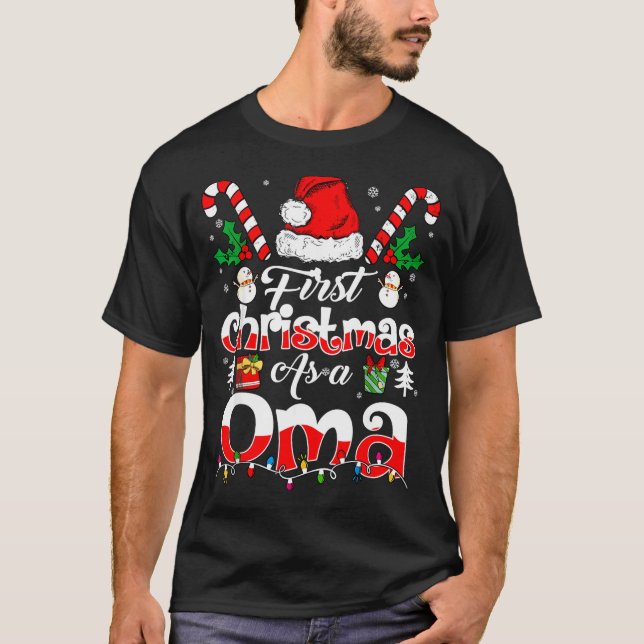 First Christmas As A Oma Family Matching  T Shirt (Framsida)