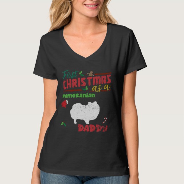 First Christmas as a Pomeranian dog daddy  Pomeran T Shirt (Framsida)