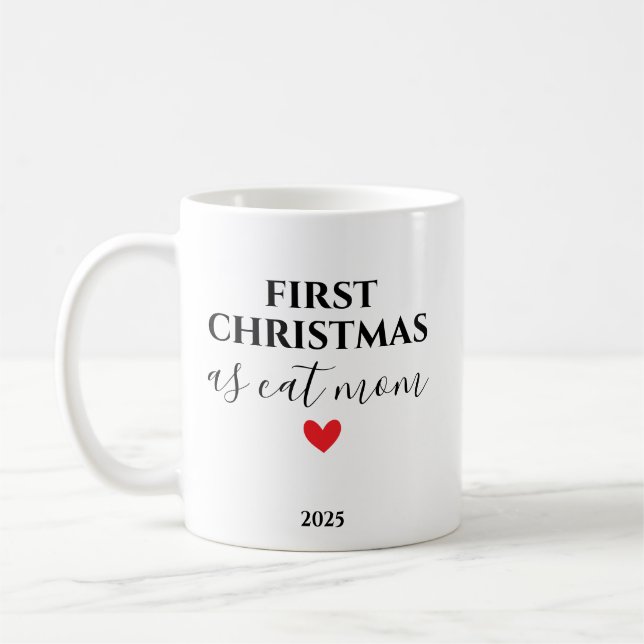 First Christmas as Cat Mom Personalized Holiday Kaffemugg (Vänster)