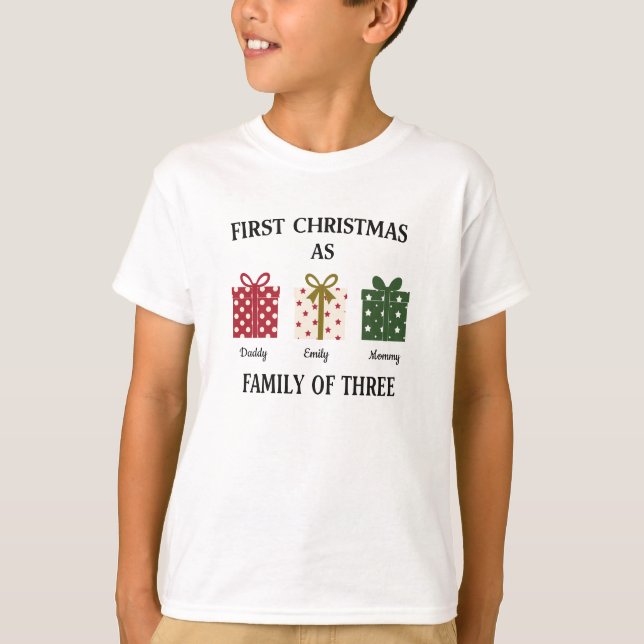 First Christmas as Family of Three Gift T Shirt (Framsida)