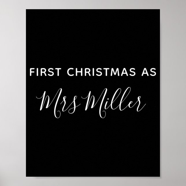 First Christmas As Mrs D Name  Poster (Framsidan)