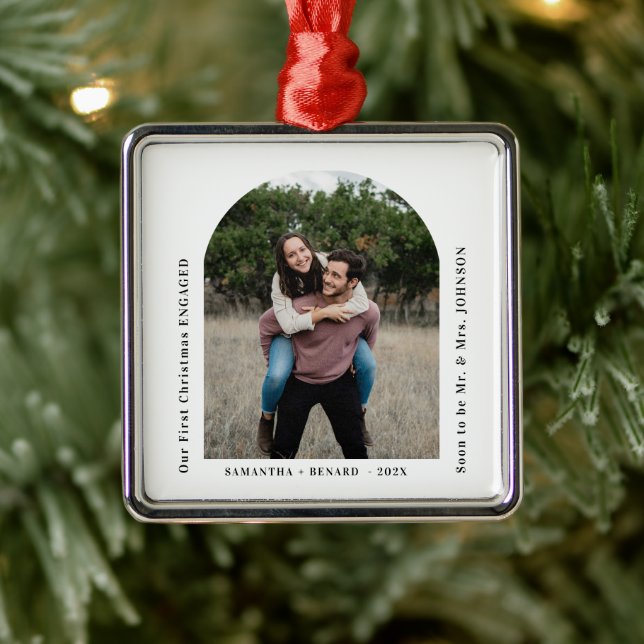 First Christmas Engaged Couples Photo Arch Julgransprydnad Metall (Träd)