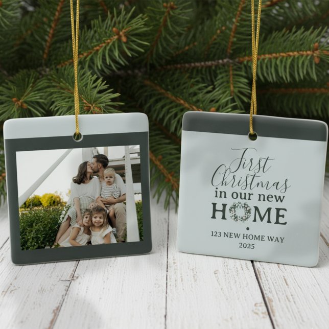 First Christmas In Our New Home Family Photo Julgransprydnad Keramik (Celebrate the holiday season with this First Christmas In Our New Home Family Photo Ceramic Ornament)