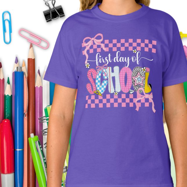 First Day of School Checkered Coquette Bow Preppy T Shirt (Skapare uppladdad)