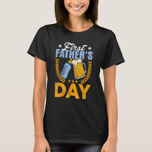 First Father s Day  Beer Baby Bottle Dad Daddy Men T Shirt (Framsida)
