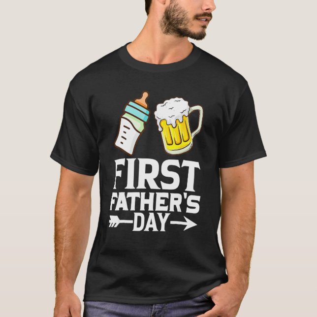 First Father s Day  Beer Baby Bottle Dad Daddy Men T Shirt (Framsida)