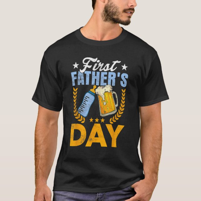 First Father s Day  Beer Baby Bottle Dad Daddy Men T Shirt (Framsida)